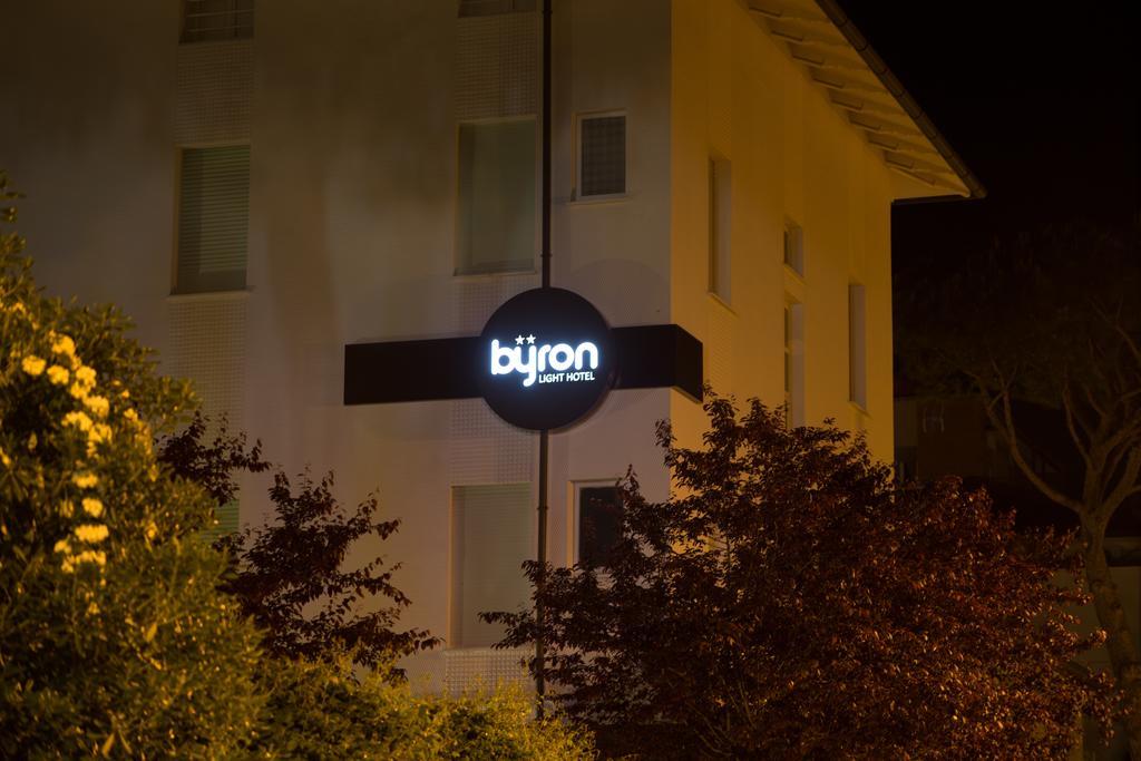 Hotel Byron Solo Per Giovani ريتشوني المظهر الخارجي الصورة