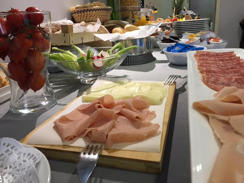 Hotel Byron Solo Per Giovani ريتشوني المظهر الخارجي الصورة