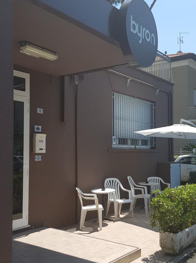 Hotel Byron Solo Per Giovani ريتشوني المظهر الخارجي الصورة